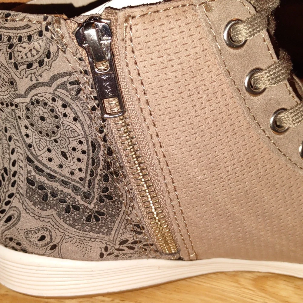 COMFORTIVA 👣Lupine in Tulpe Multi Suede Boot/Sneakers footwear